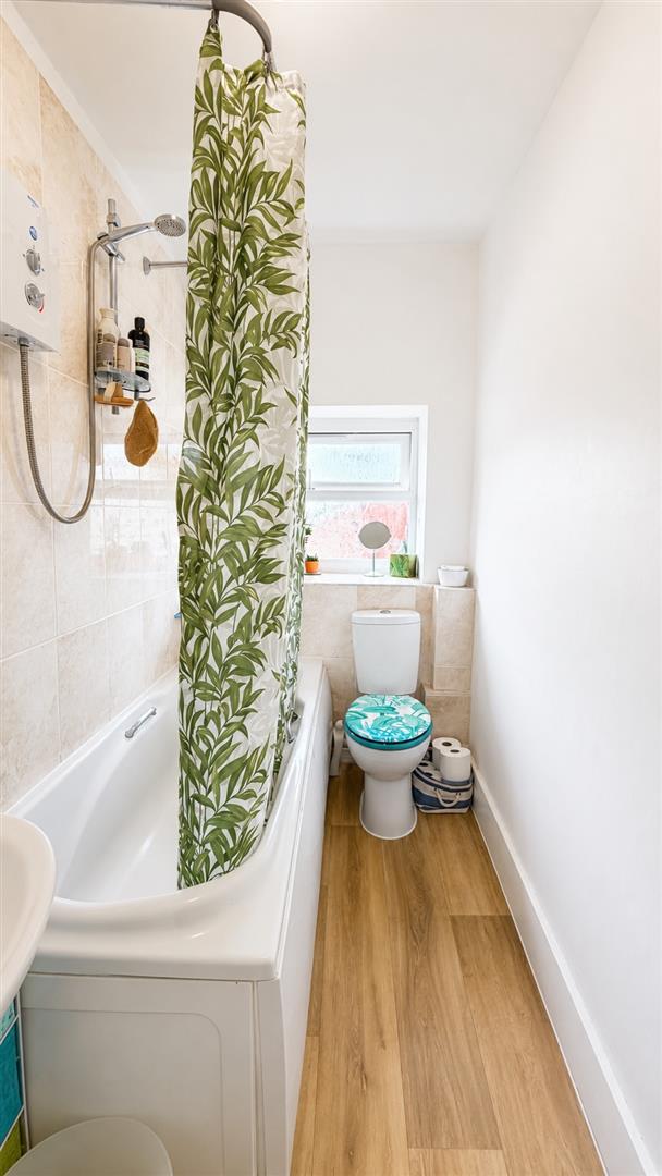 2 bed property in Chapel Park Road, St. Leonards-On-Sea